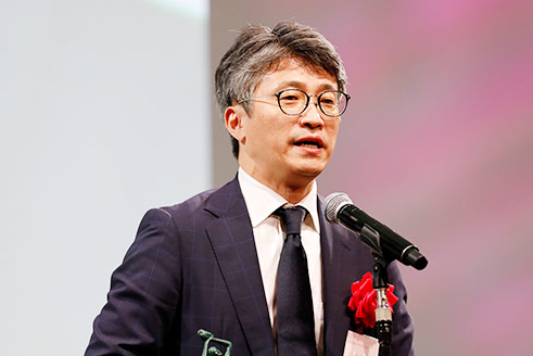 世界共通の問題であるいじめについて世界の公共メディアに共同制作を呼びかけ、国際プロジェクトを展開